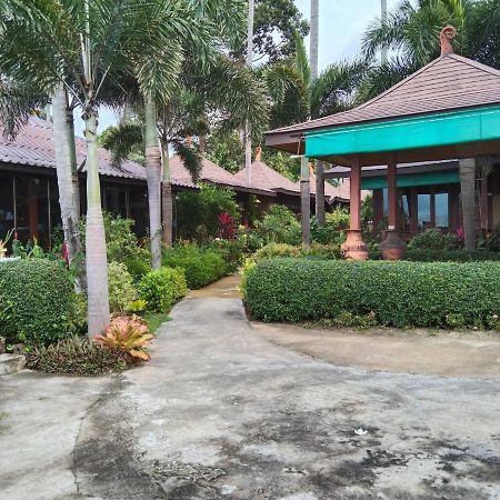 Lipa Bay Resort Lipa Noi Buitenkant foto