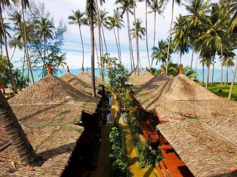 Lipa Bay Resort Lipa Noi Buitenkant foto