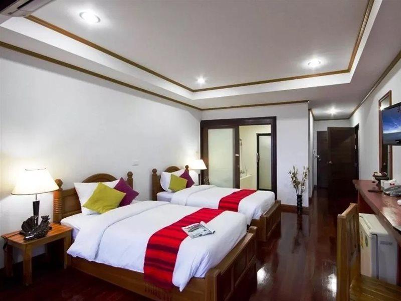 Lipa Bay Resort Lipa Noi Buitenkant foto