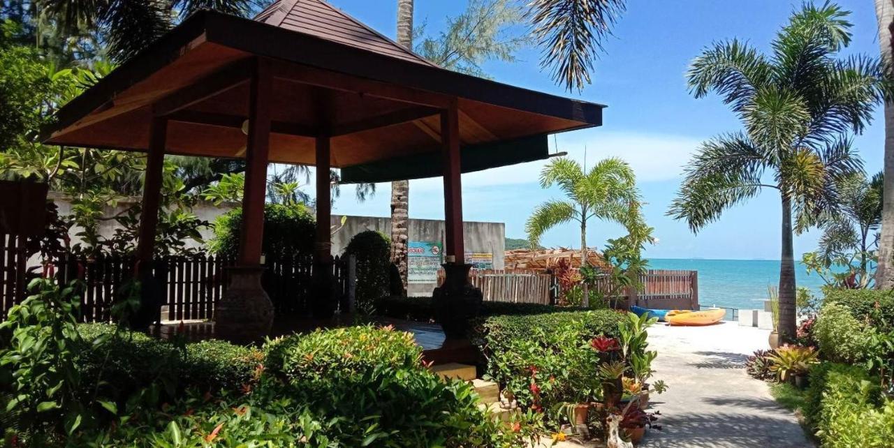 Lipa Bay Resort Lipa Noi Buitenkant foto