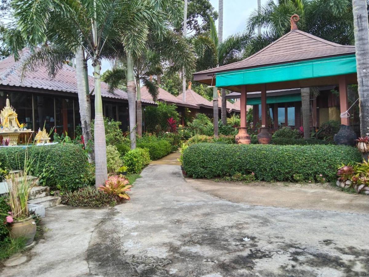 Lipa Bay Resort Lipa Noi Buitenkant foto