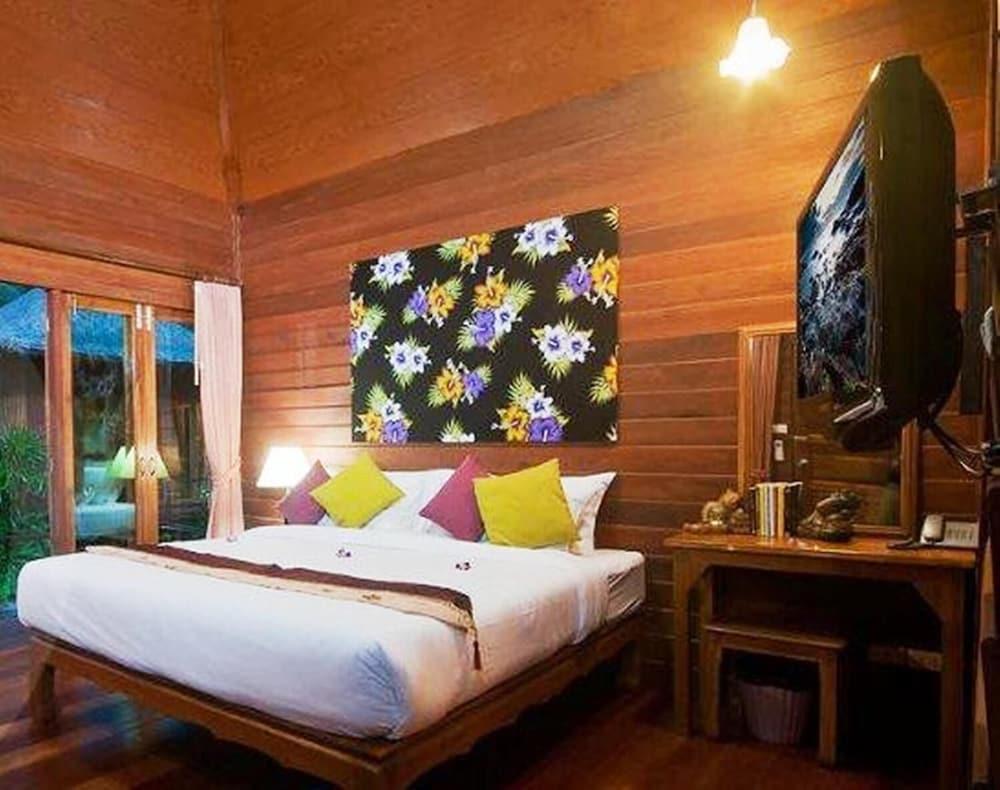 Lipa Bay Resort Lipa Noi Buitenkant foto