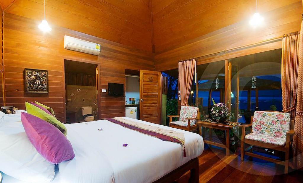 Lipa Bay Resort Lipa Noi Buitenkant foto