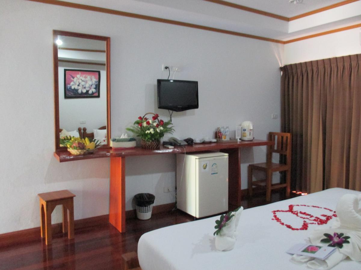 Lipa Bay Resort Lipa Noi Buitenkant foto